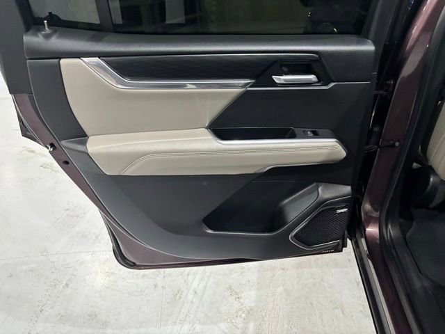 Used 2024 GMC Acadia Elevation w/ Black Edition AWD/4WD image 29