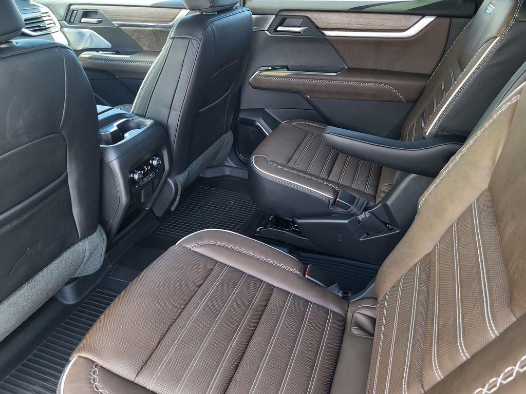 New 2026 GMC Acadia Denali Ultimate w/ LPO, Floor Liner Package image 11
