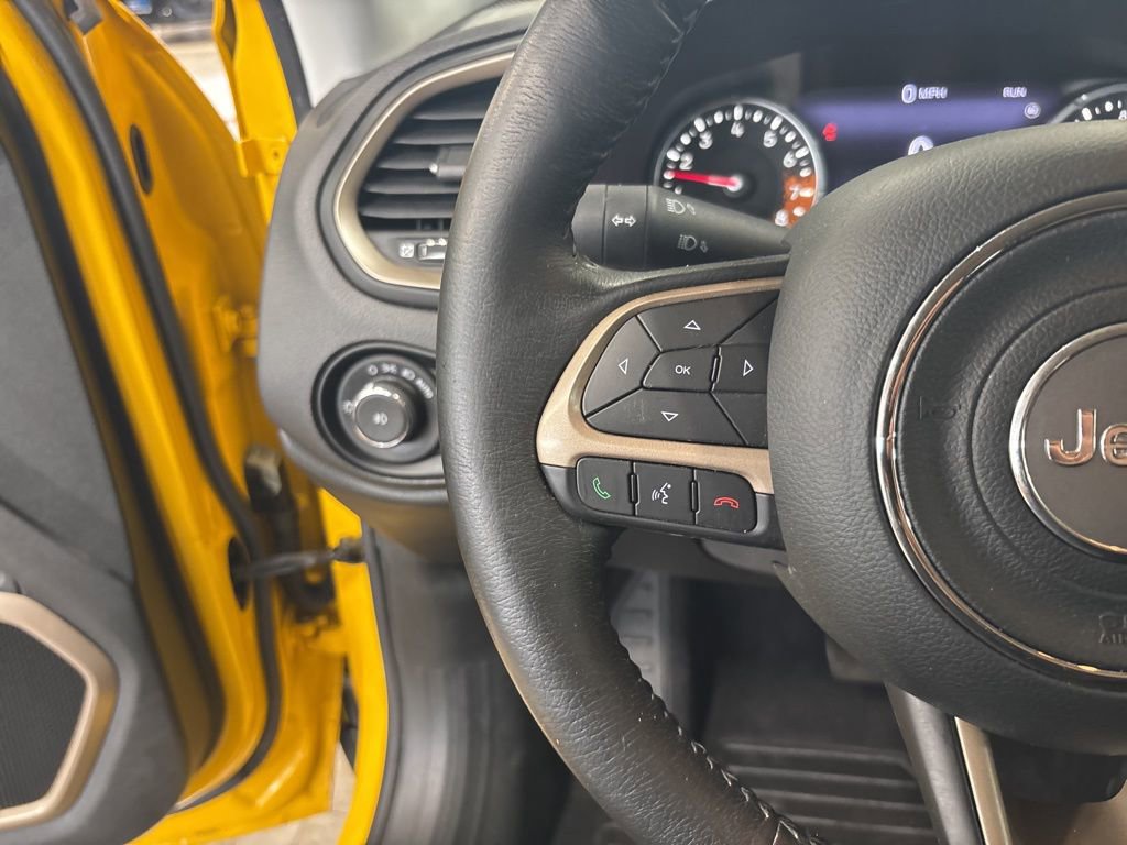 Used 2017 Jeep Renegade Latitude image 18