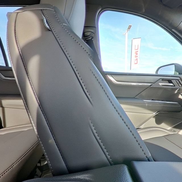 New 2026 GMC Acadia Elevation w/ Super Cruise Package FWD image 34