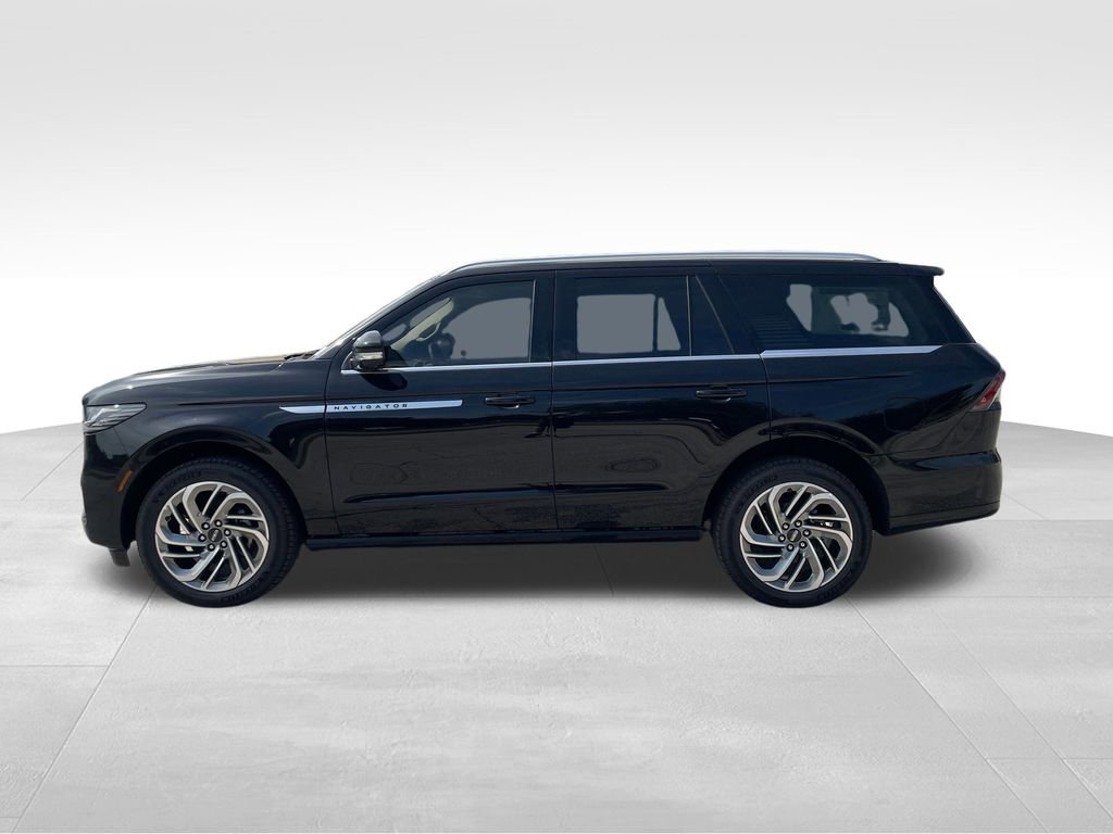 New 2025 Lincoln Navigator Reserve w/ Jet Appearance Package image 2