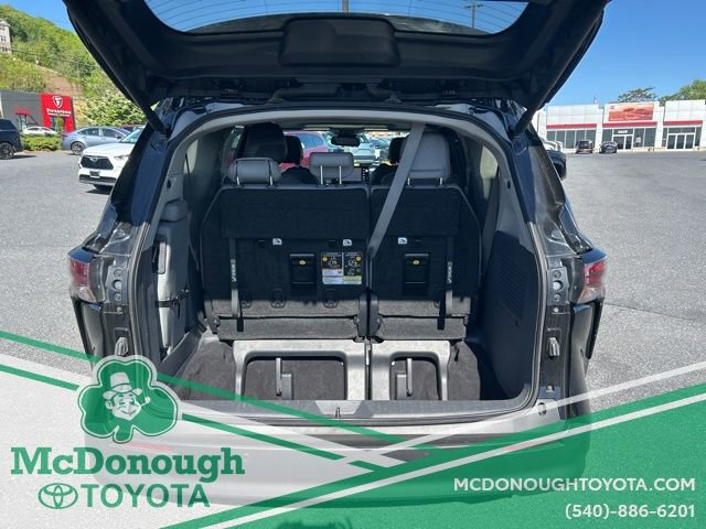 Certified 2024 Toyota Sienna XLE FWD image 6