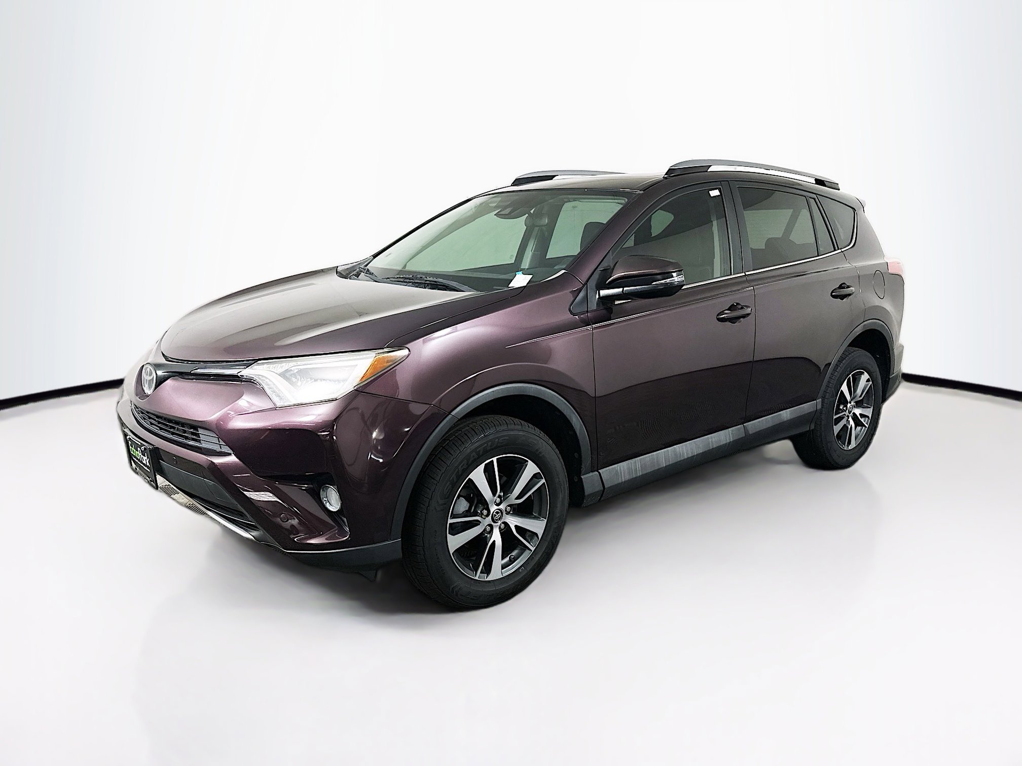 Used 2018 Toyota RAV4 XLE FWD image 3