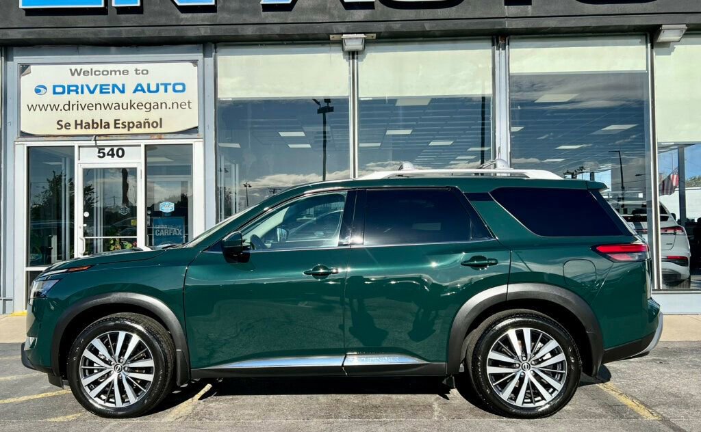 Used 2022 Nissan Pathfinder Platinum w/ Cargo Package image 30