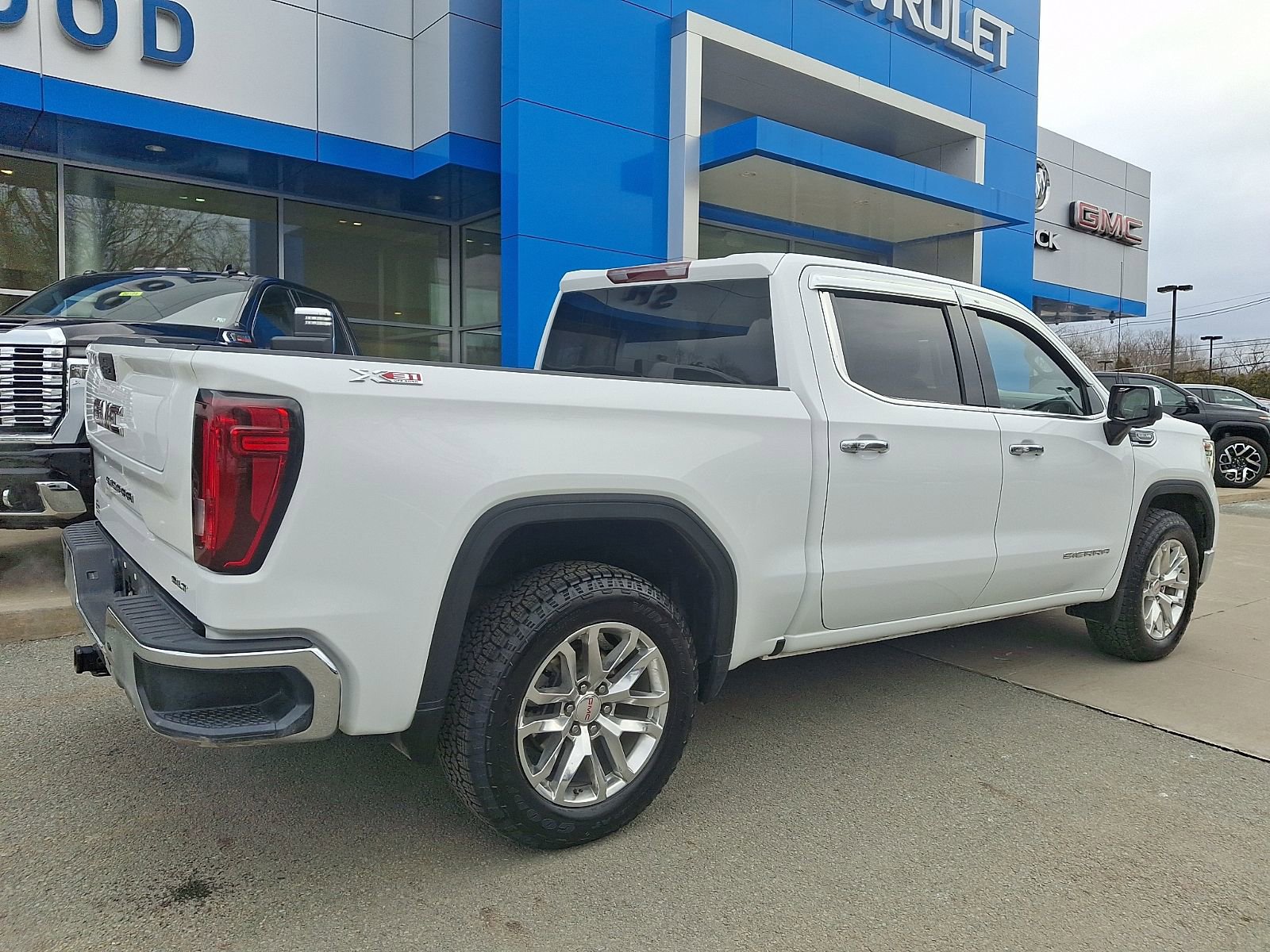 Used 2021 GMC Sierra 1500 SLT w/ X31 Off-Road Package image 6