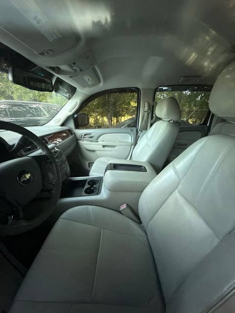 Used 2011 Chevrolet Avalanche LT w/ Luxury Package AWD/4WD image 9