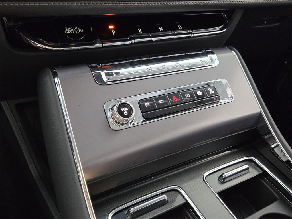 New 2025 Lincoln Aviator AWD w/ Equipment Group 101A image 14