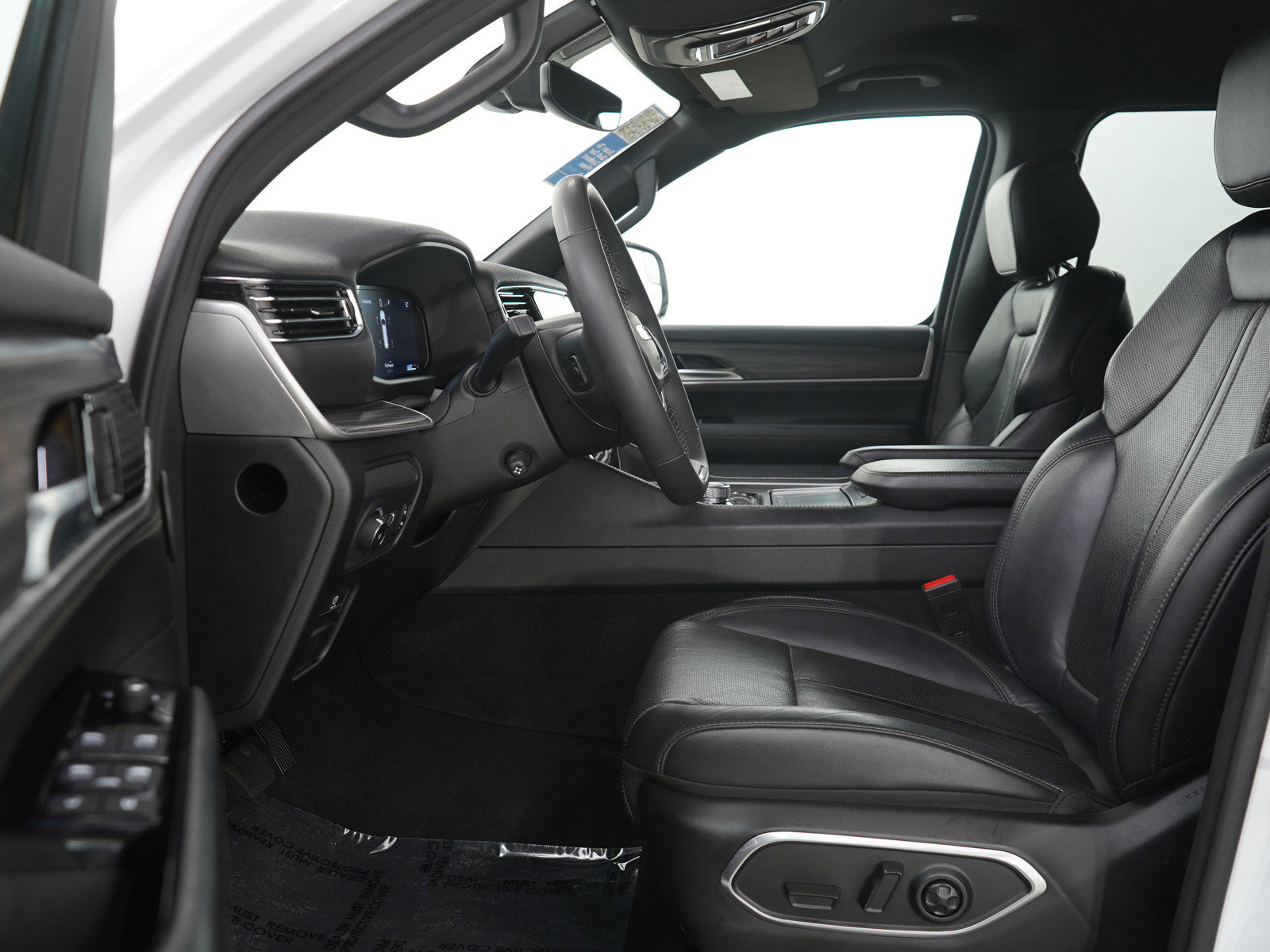 Used 2024 Jeep Wagoneer L Series II w/ Flexible Seating Group image 23