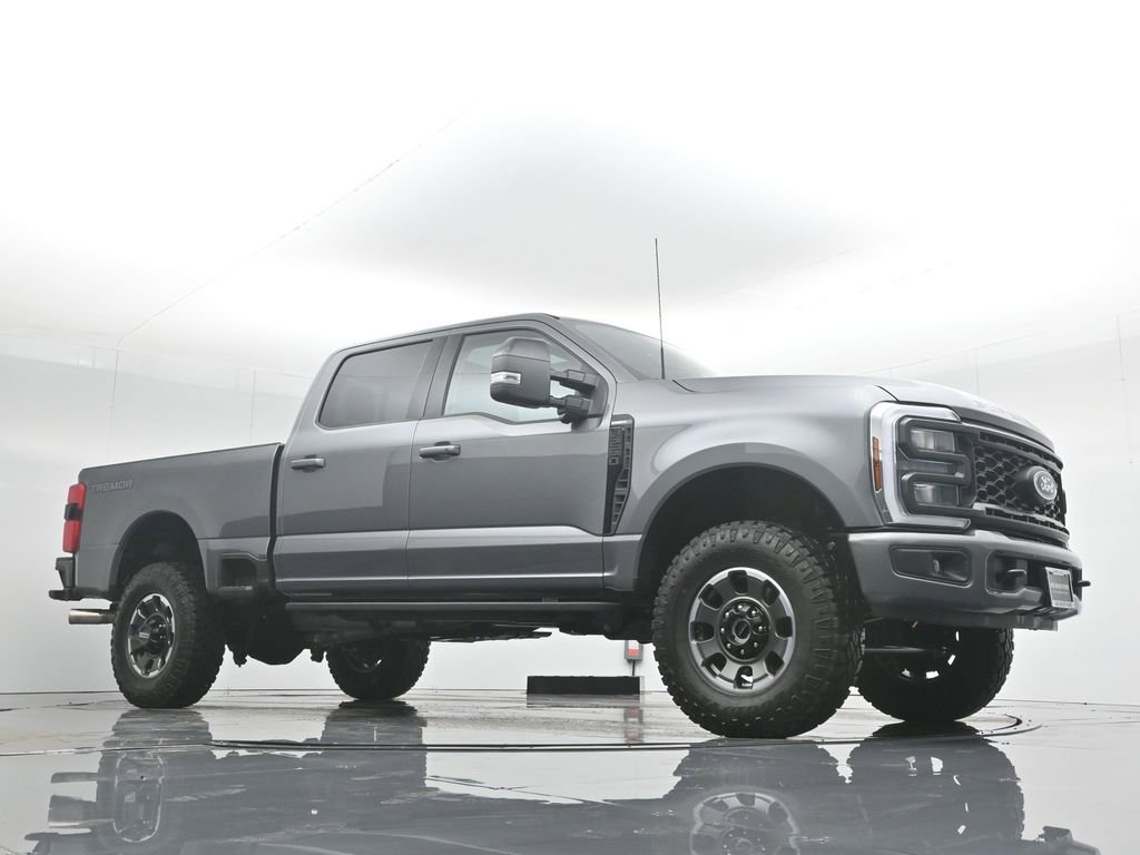 Used 2024 Ford F250 Lariat w/ Tremor Off-Road Package image 4