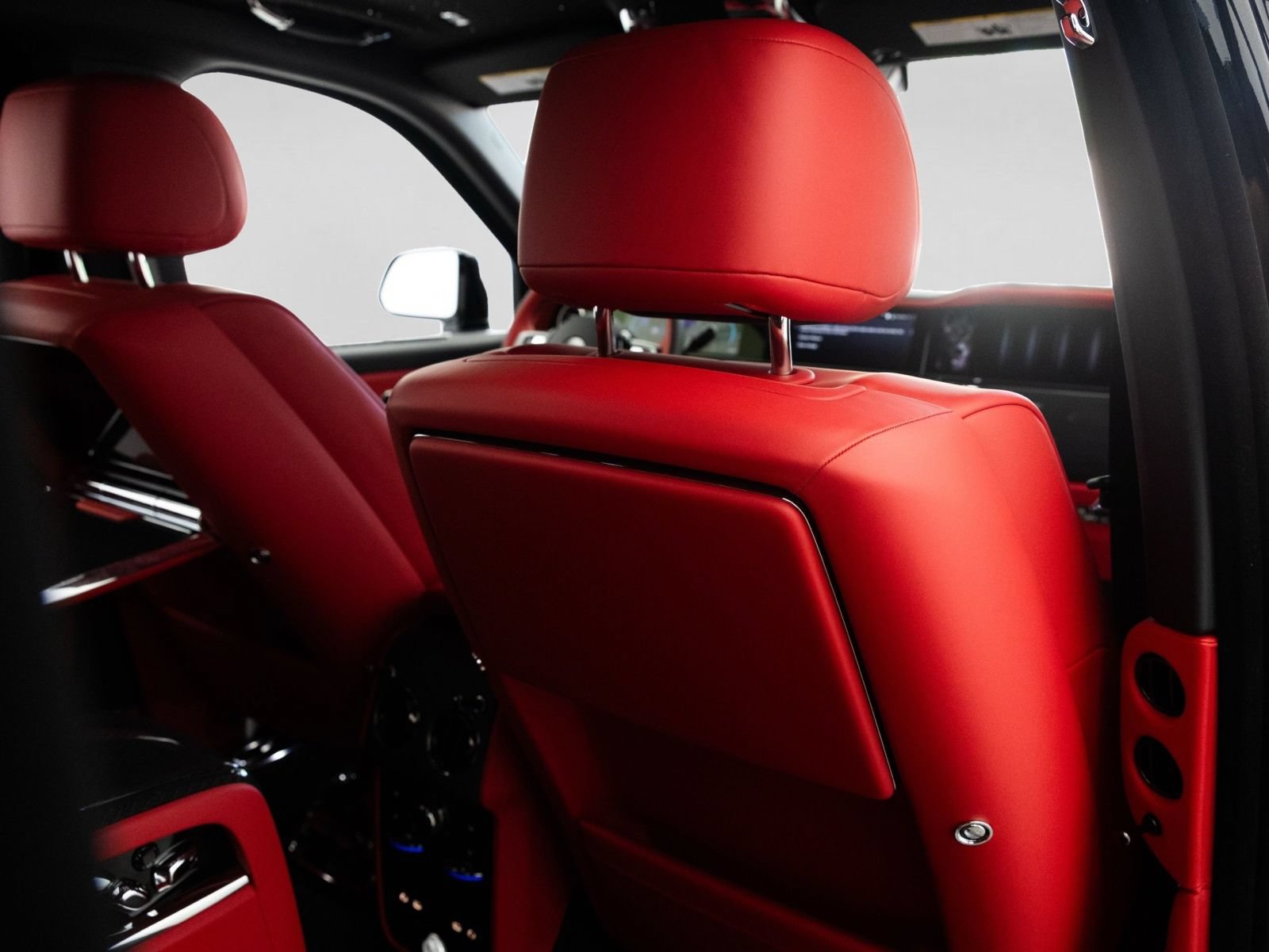 New 2027 Rolls-Royce Cullinan Black Badge AWD/4WD image 36