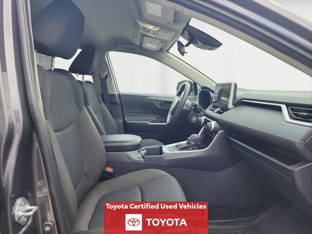Certified 2025 Toyota RAV4 LE AWD/4WD image 17