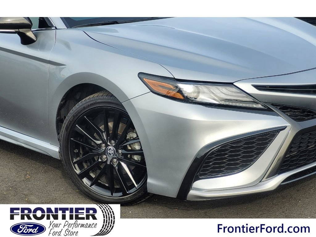 Used 2023 Toyota Camry XSE image 4
