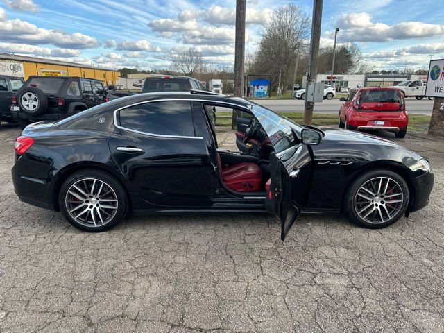 Used 2017 Maserati Ghibli S image 32