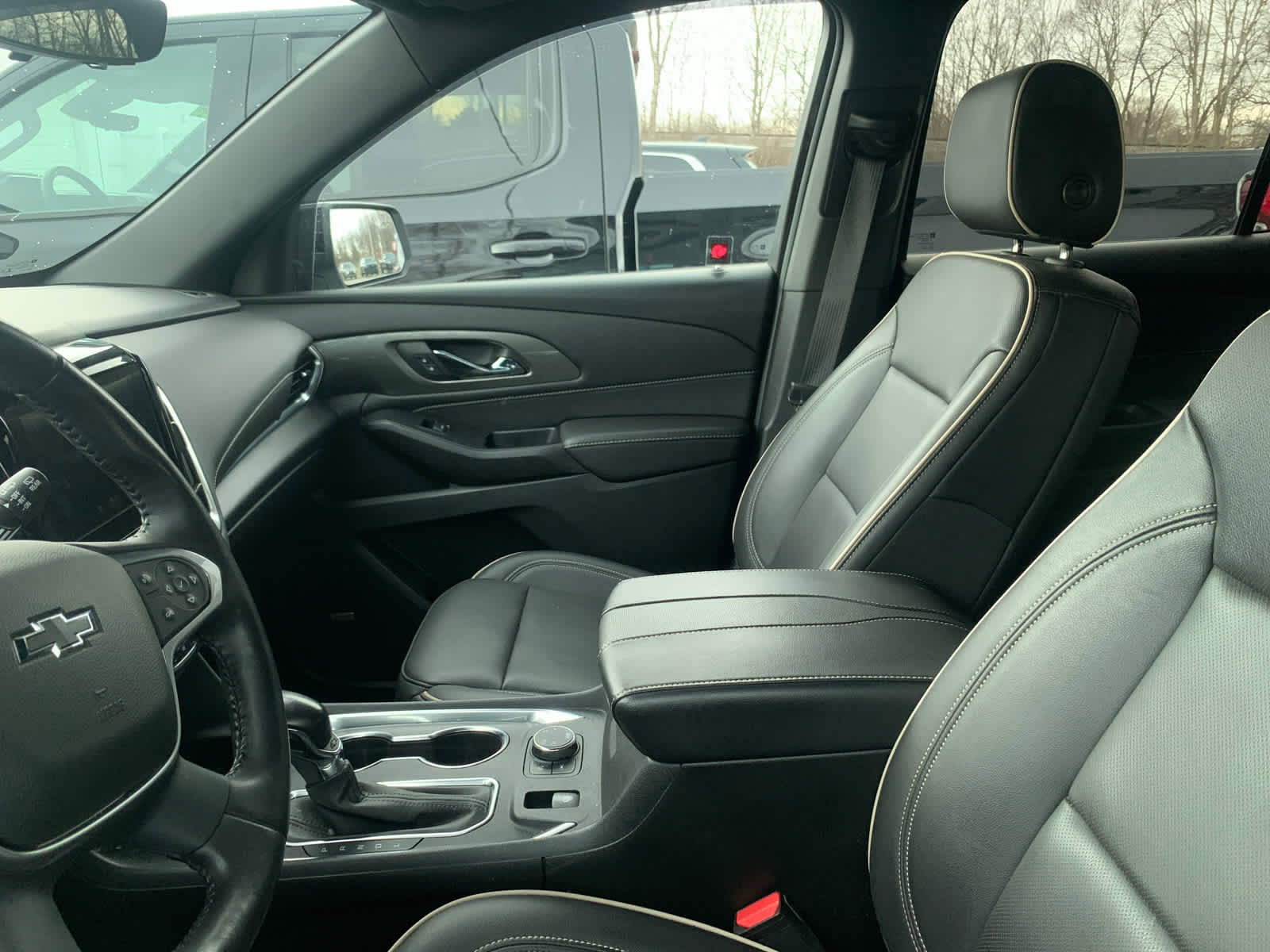 Used 2022 Chevrolet Traverse Premier w/ Redline Edition image 12