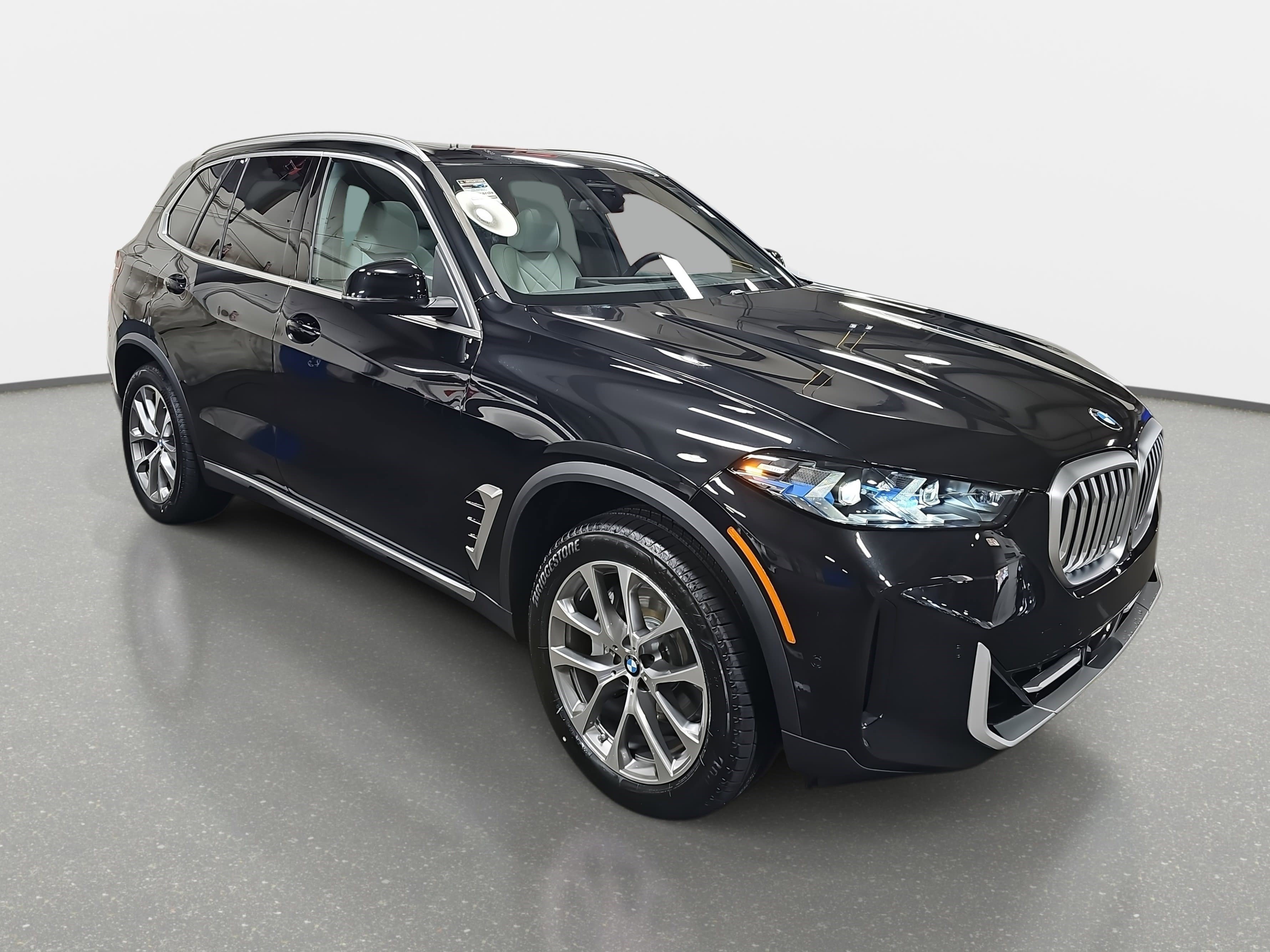 New 2026 BMW X5 xDrive40i w/ Premium Package image 3