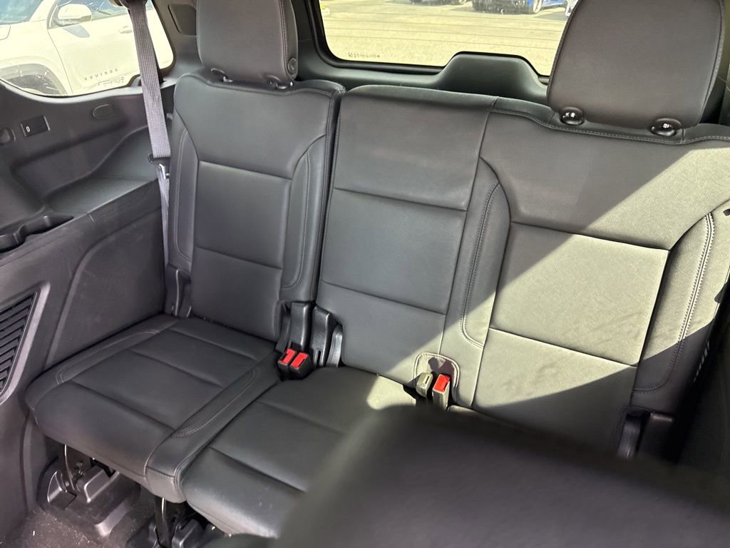 Used 2022 Chevrolet Tahoe Z71 w/ Luxury Package AWD/4WD image 15