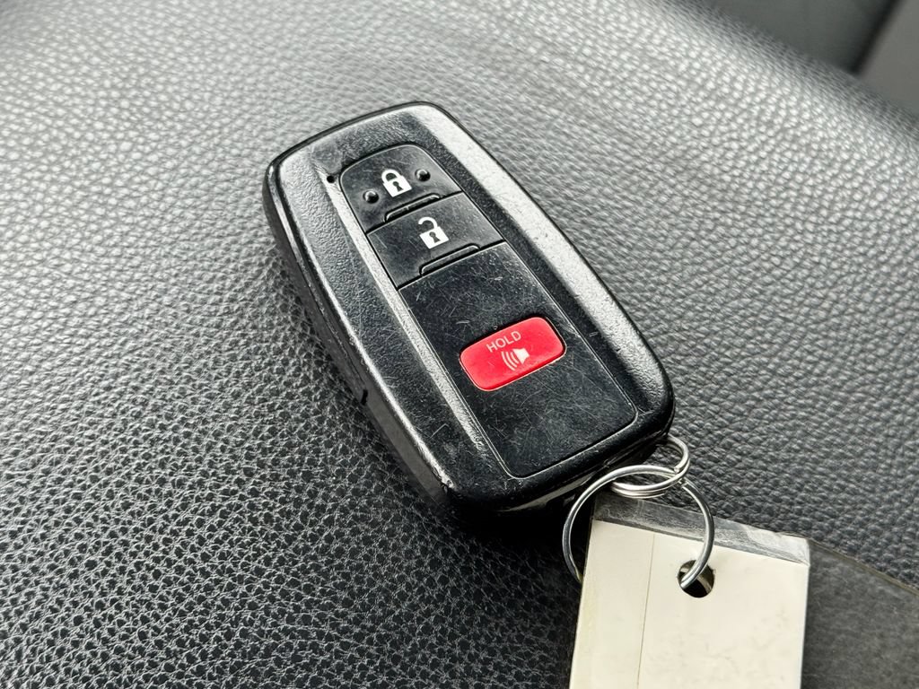 Used 2023 Toyota RAV4 XLE AWD/4WD image 33