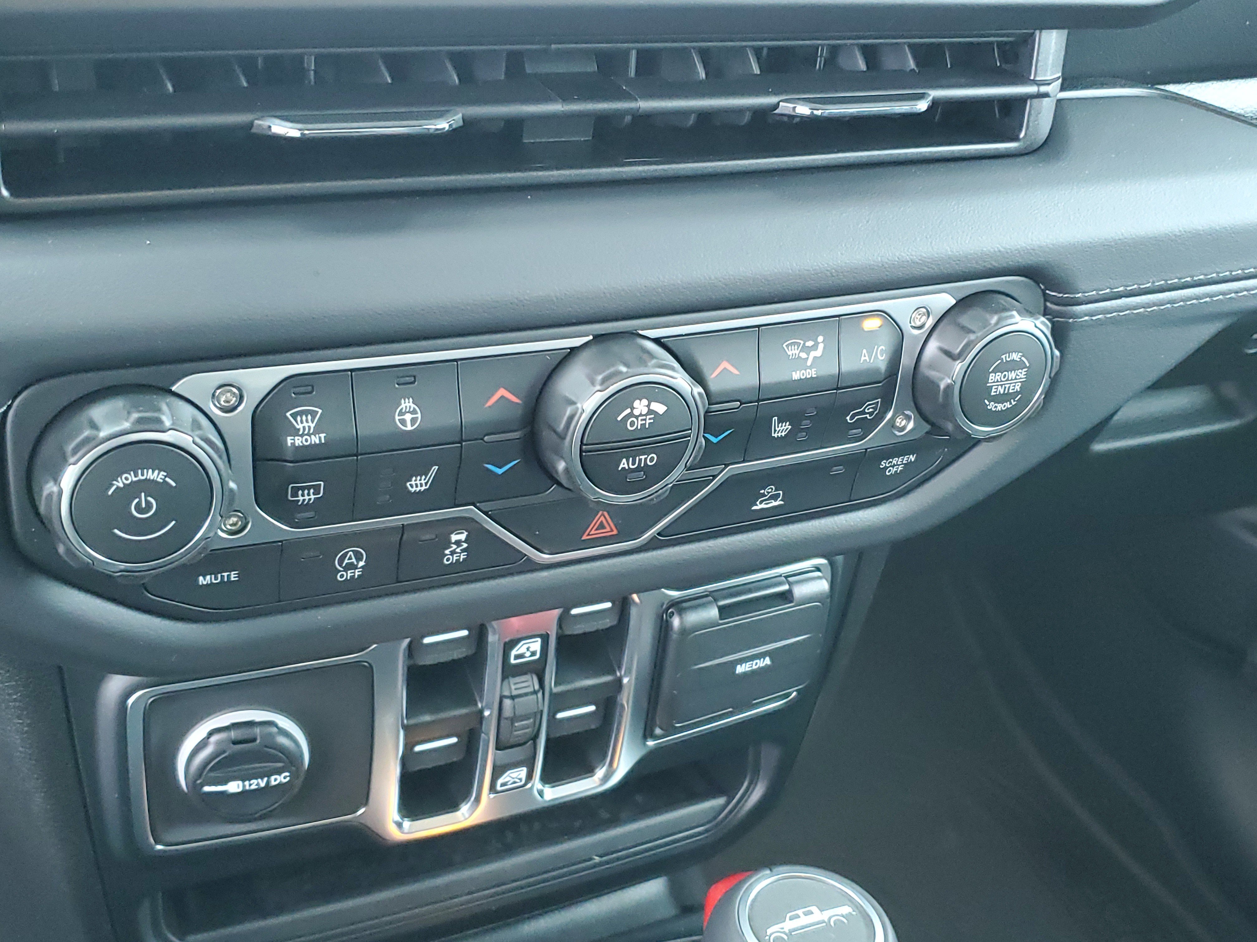 New 2025 Jeep Gladiator Sport image 27