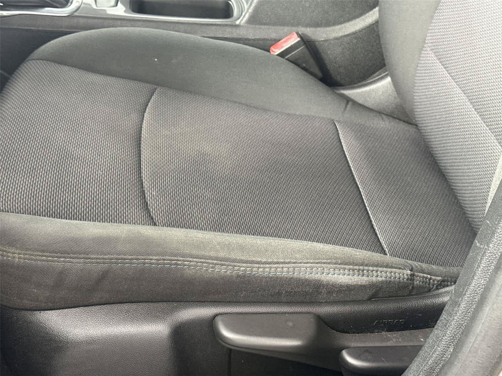 Used 2017 Chevrolet Cruze LT FWD image 14