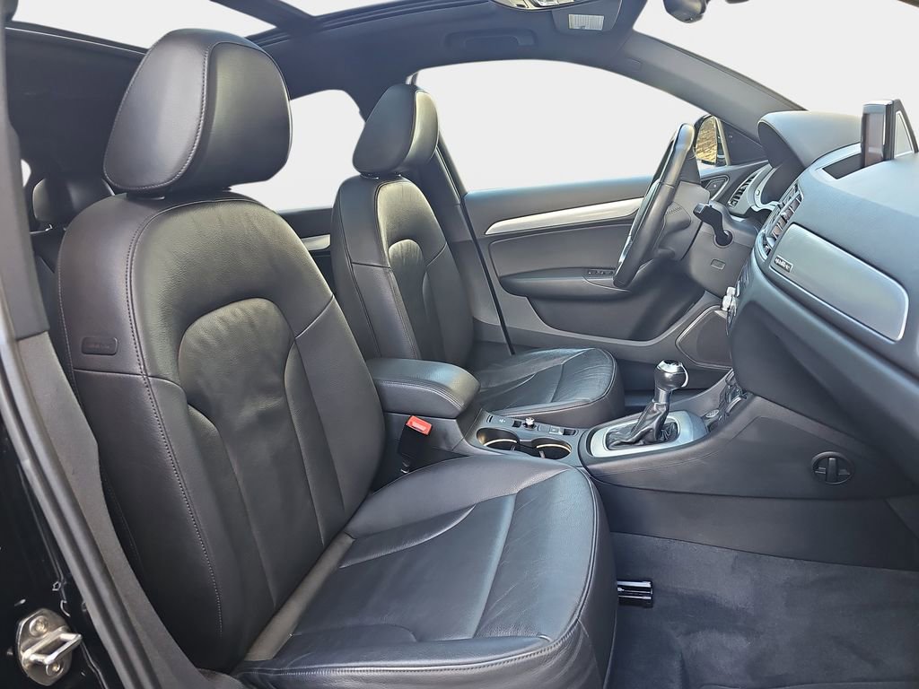 Used 2017 Audi Q3 2.0T Prestige w/ Prestige Package AWD/4WD image 12