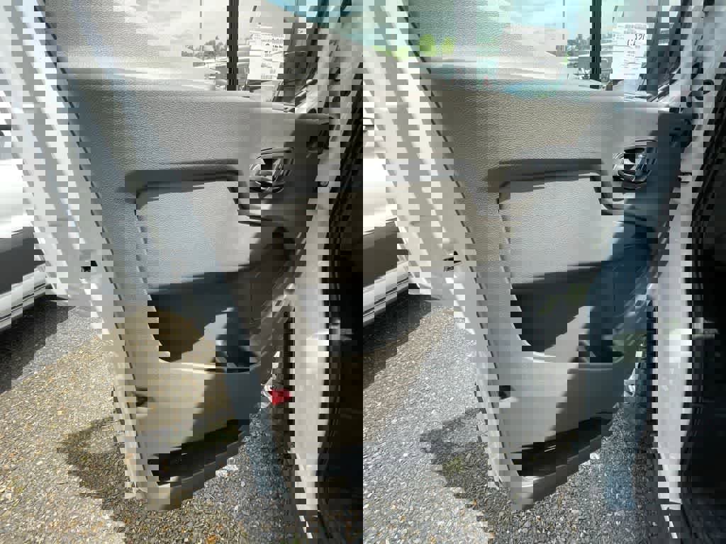 New 2025 Ford Transit 250 148 Medium Roof image 17