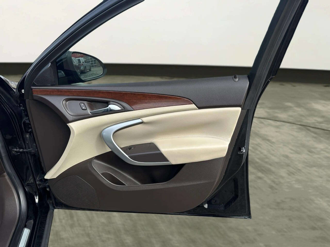 Used 2015 Buick Regal Premium w/ Experience Buick Package image 18