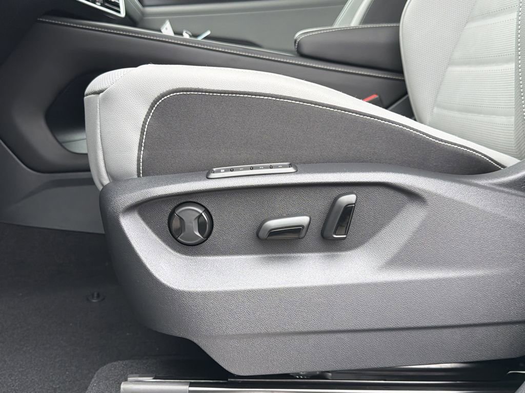 New 2026 Volkswagen Atlas Cross Sport SEL image 24