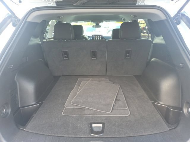 Used 2025 Chevrolet Blazer LT FWD image 52