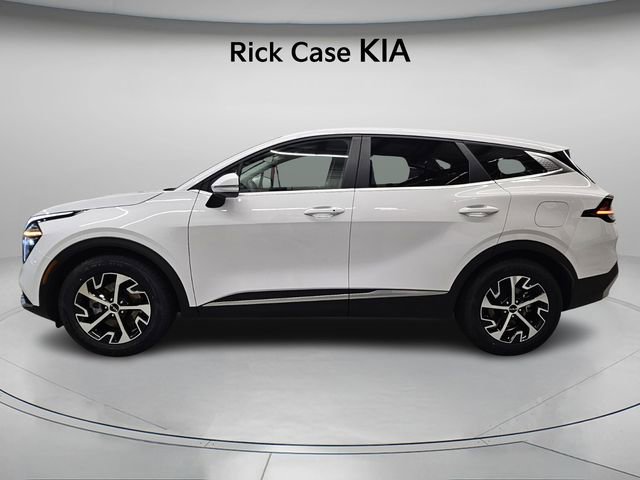 Used 2025 Kia Sportage EX image 3