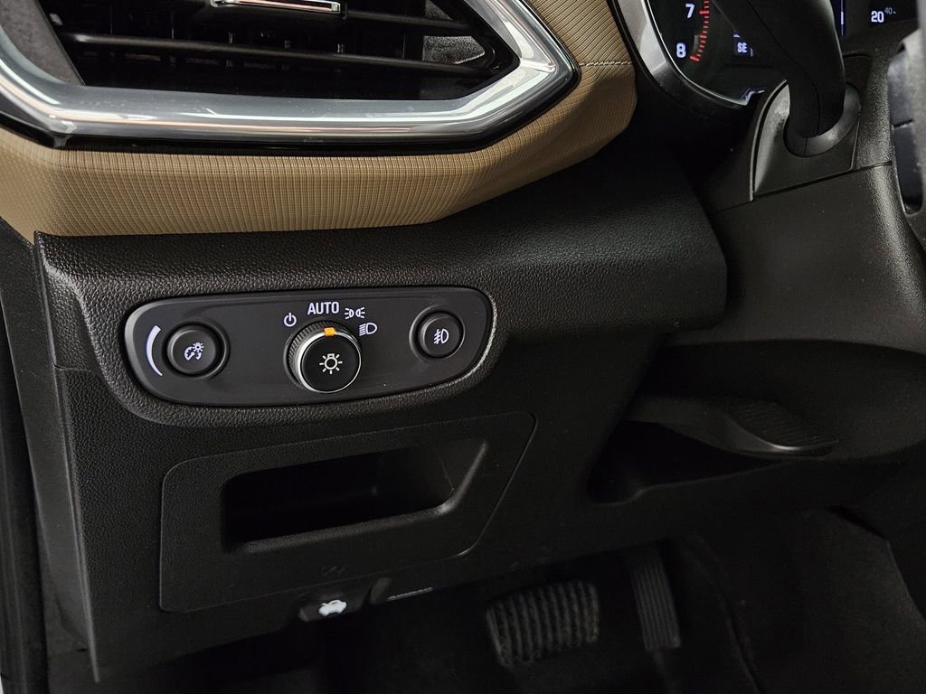 Used 2021 Chevrolet TrailBlazer ACTIV w/ Sun and Liftgate Package image 27