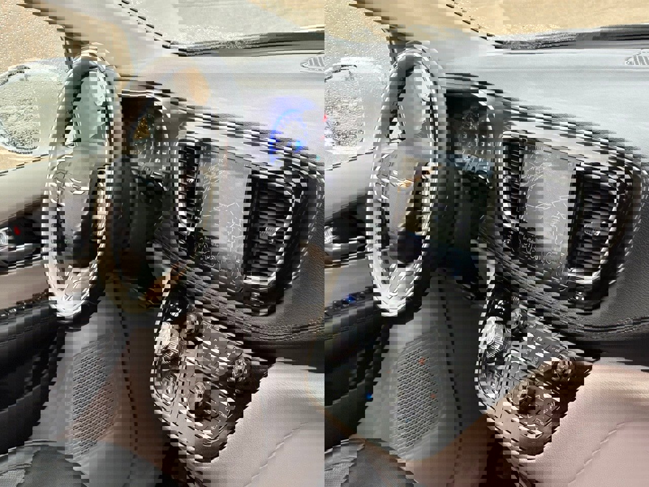 Used 2018 Chrysler Pacifica Limited image 42