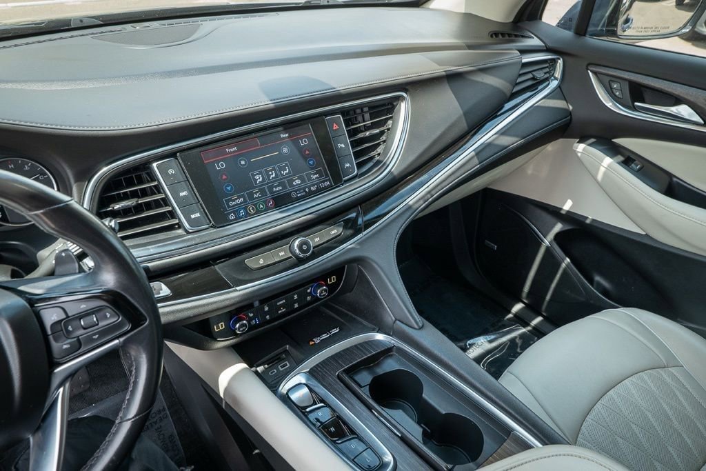 Used 2022 Buick Enclave Avenir w/ Avenir Technology Package image 19