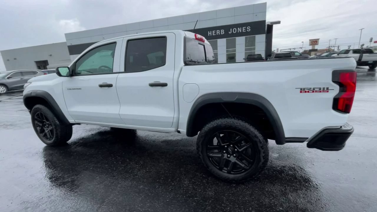 Certified 2024 Chevrolet Colorado Trail Boss w/ Advanced Trailering Package AWD/4WD image 3