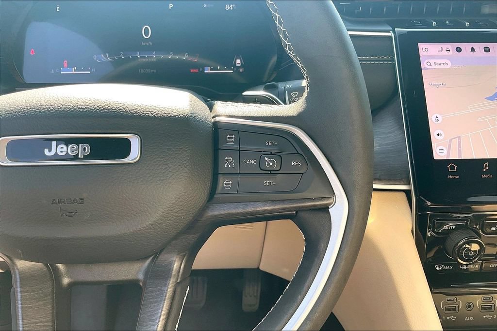 Used 2023 Jeep Grand Cherokee L Limited w/ Luxury Tech Group II RWD image 14