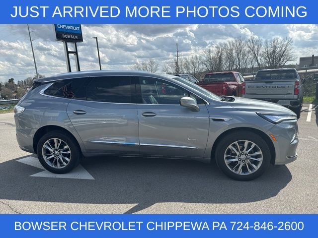 Used 2024 Buick Enclave Avenir image 9