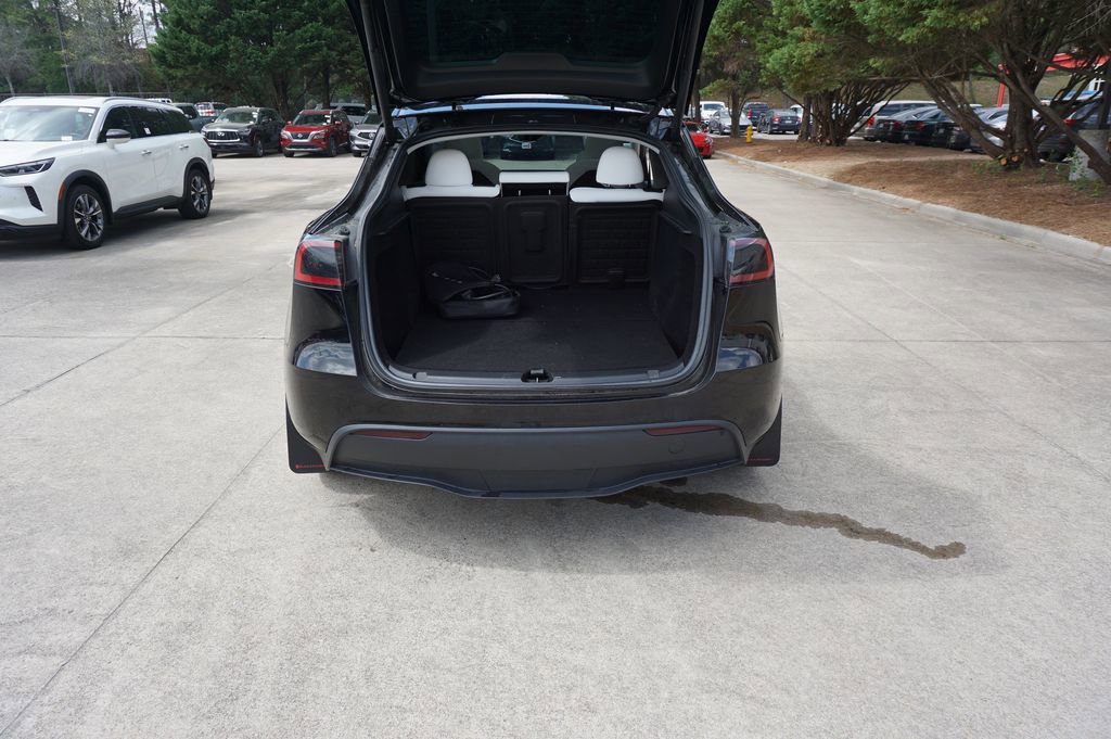 Used 2023 Tesla Model Y Long Range image 18