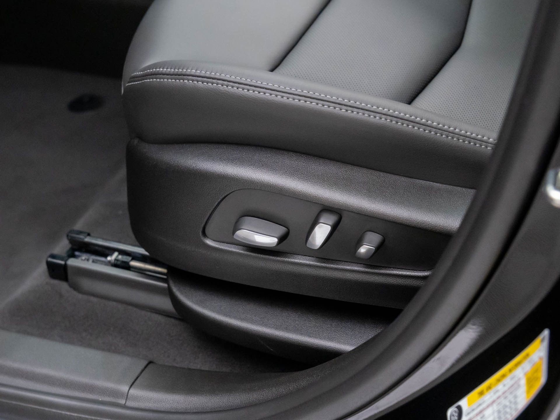 New 2025 Cadillac XT6 Sport image 17