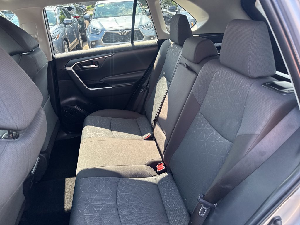 Used 2025 Toyota RAV4 XLE AWD/4WD image 35