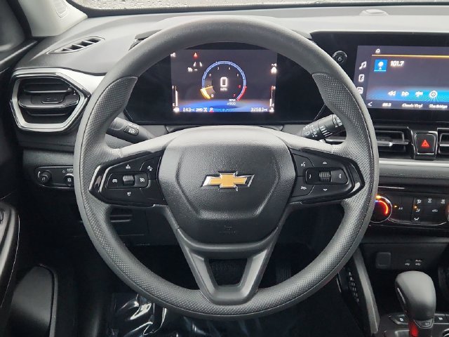Used 2025 Chevrolet TrailBlazer LT AWD/4WD image 31