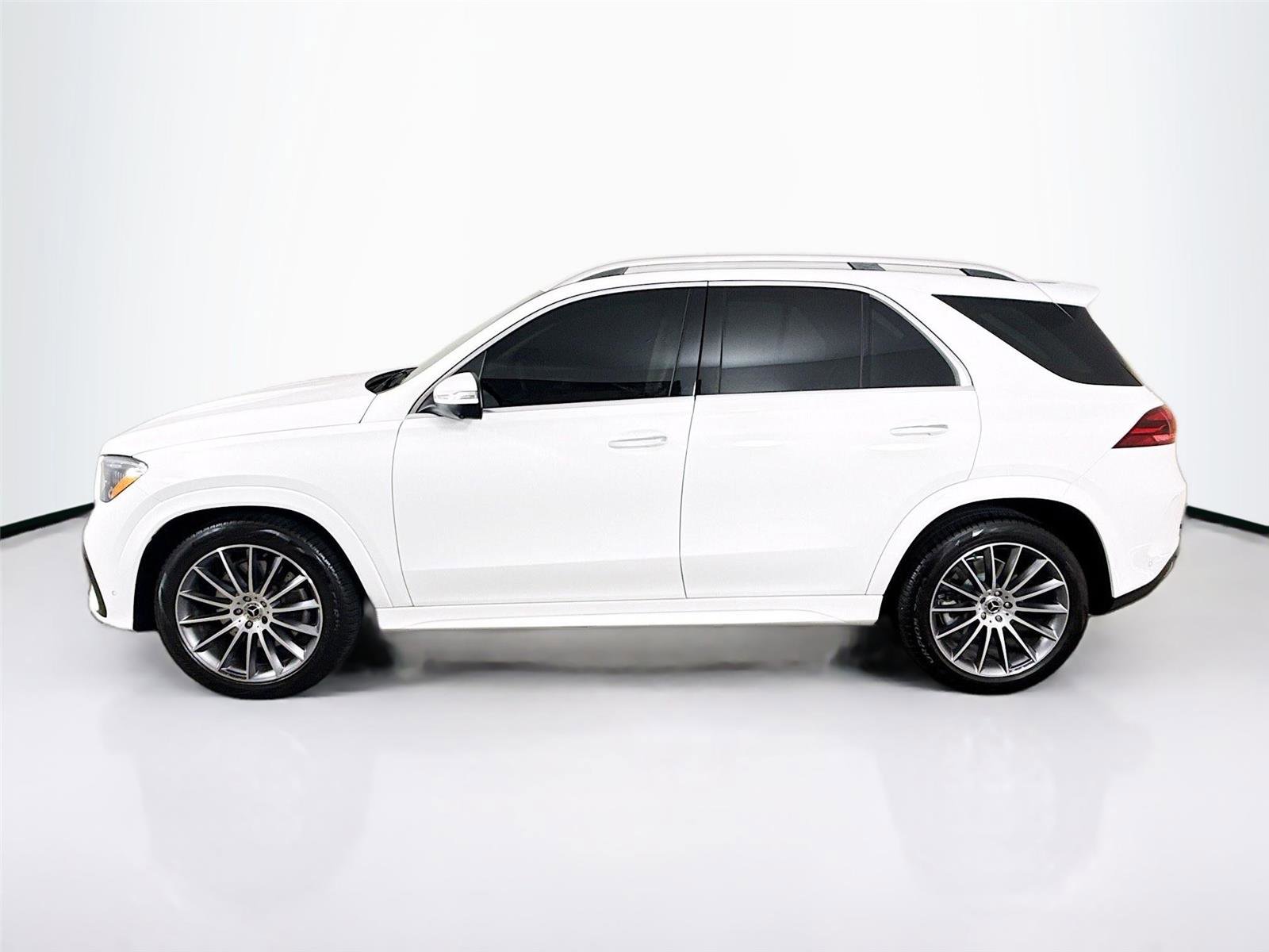 Used 2025 Mercedes-Benz GLE 350 4MATIC image 4