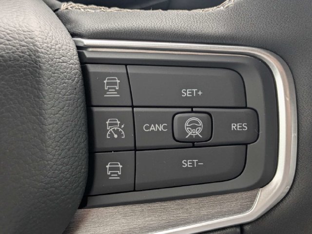 New 2026 Jeep Grand Wagoneer L 2WD image 24