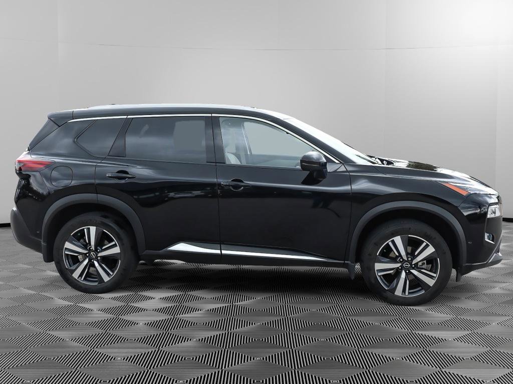 Used 2023 Nissan Rogue SL w/ SL Premium Package image 8