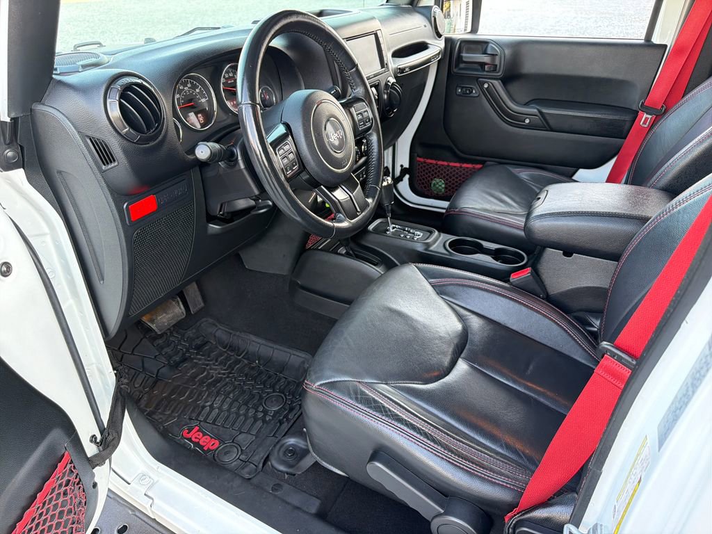 Used 2018 Jeep Wrangler Unlimited Rubicon image 2