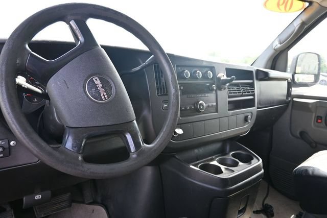Used 2009 GMC Savana 3500 RWD image 15