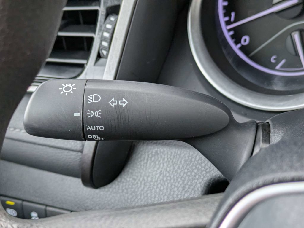 Used 2022 Toyota Camry LE FWD image 32