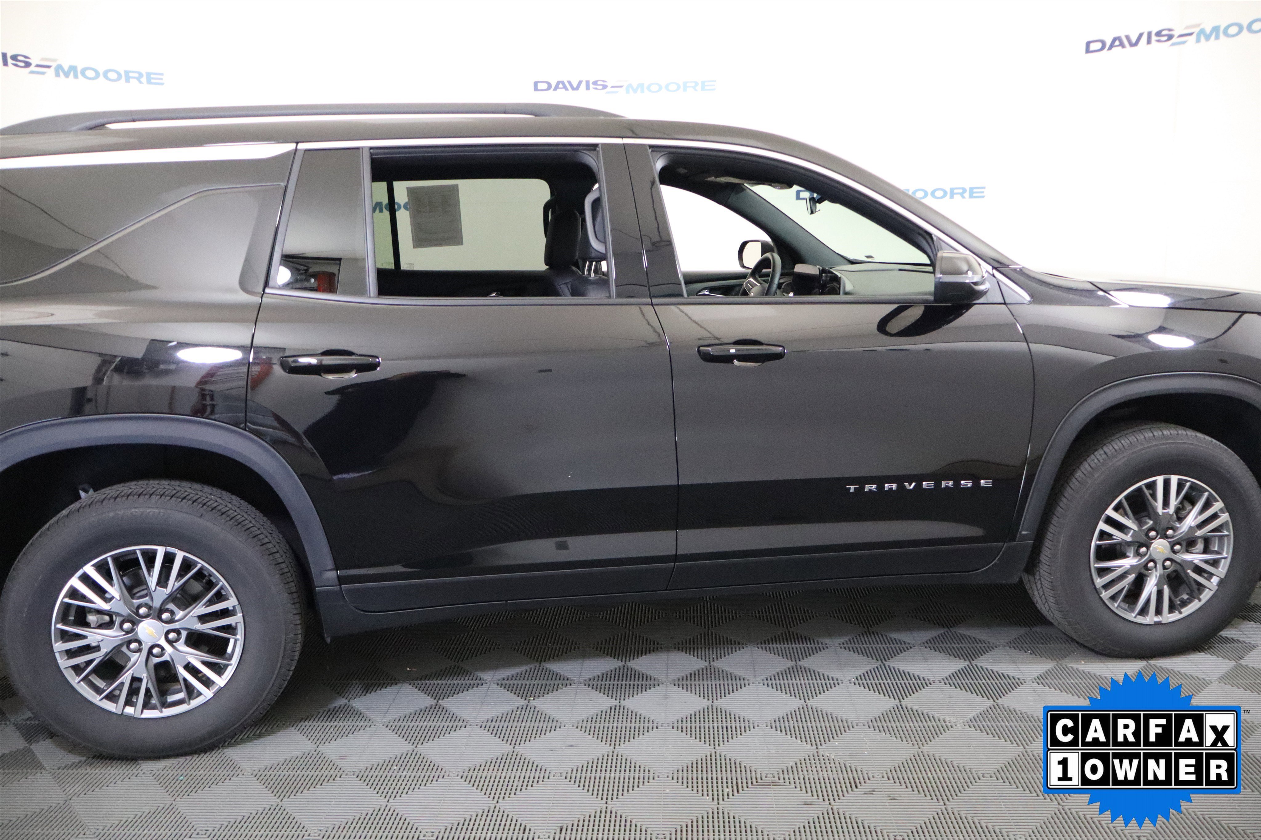 Used 2026 Chevrolet Traverse LT AWD/4WD image 5