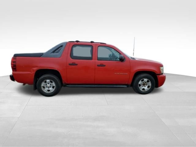 Used 2010 Chevrolet Avalanche LS w/ Exterior Plus Package image 4