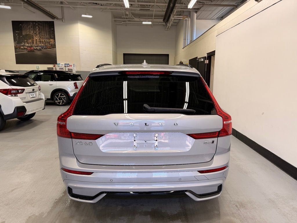 Used 2025 Volvo XC60 B5 Plus w/ Climate Package image 4