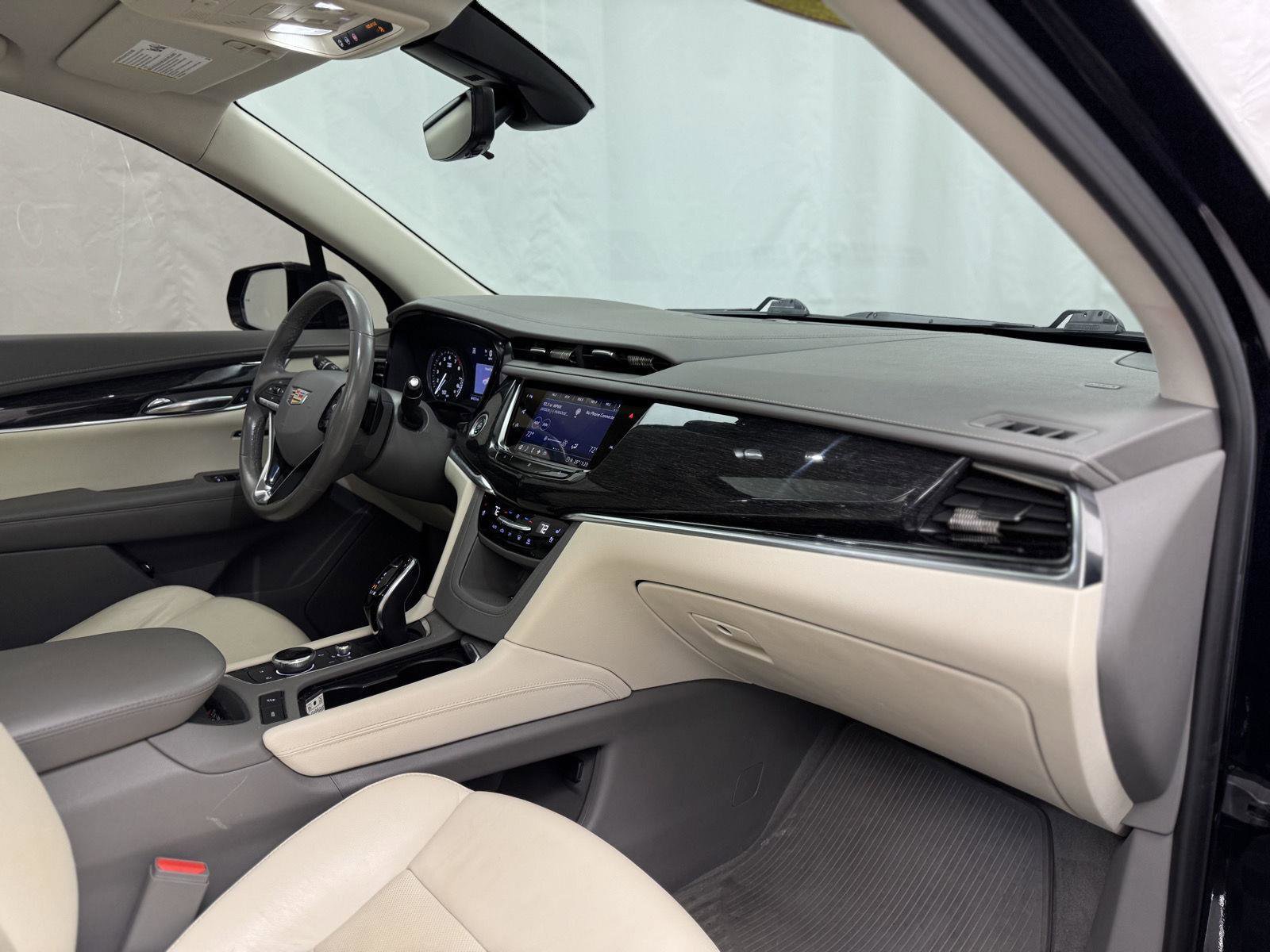 Used 2021 Cadillac XT6 Premium Luxury image 36
