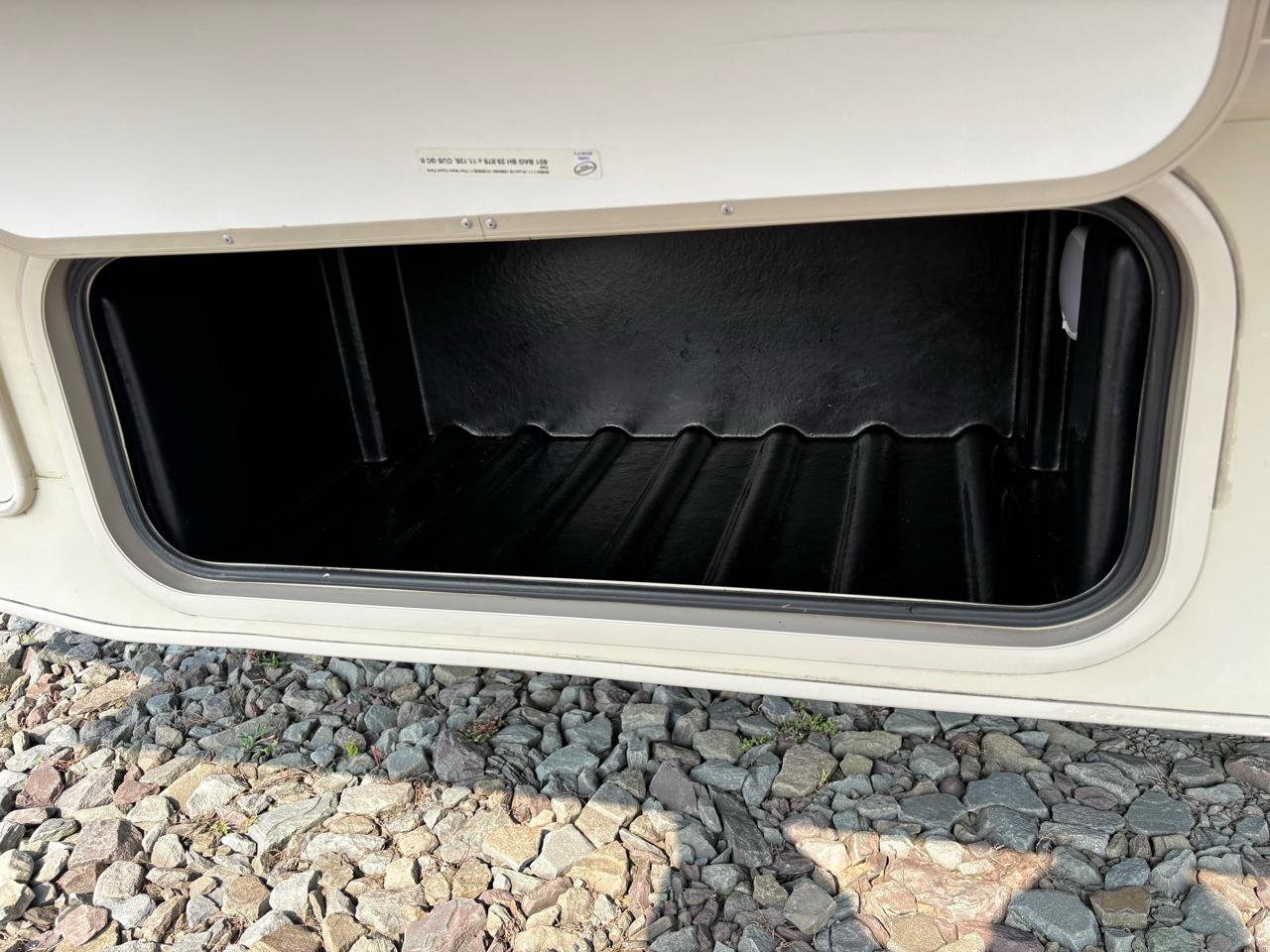 Used 2018 Ford E-450 and Econoline 450 Super Duty w/ Motorhome Prep Package RWD image 20